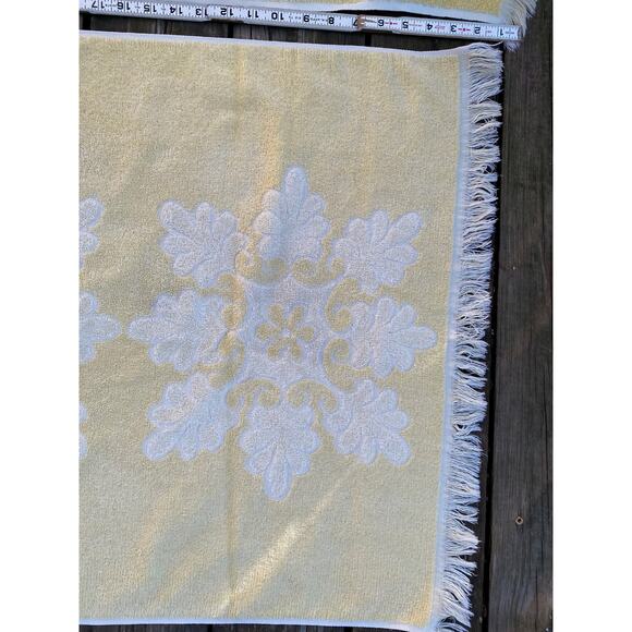 Canon Royal Family Vintage 1970s yellow bath towels - Picture 10 of 16